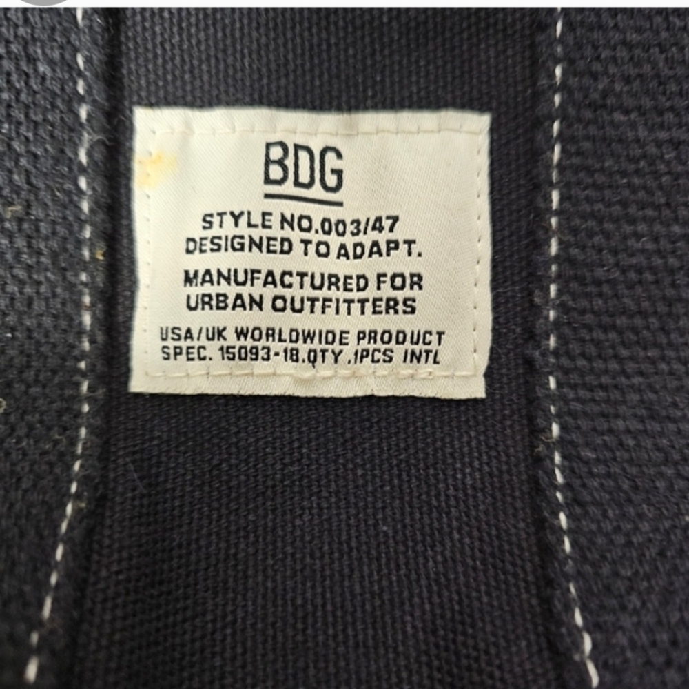 BDG Black Canvas Crossbody Tote Bag with Contrast Stitching - Picture 9 of 10